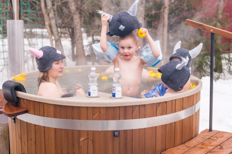 Al giorno d'oggi, “fare la sauna” significa rilassarsi in molti modi diversi: fare la sauna, immergersi in una tinozza e fare una grigliata | Kirami