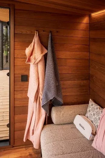 Kirami FinVision® -lounge M Misty - un posto dove rinfrescarsi dopo la sauna!